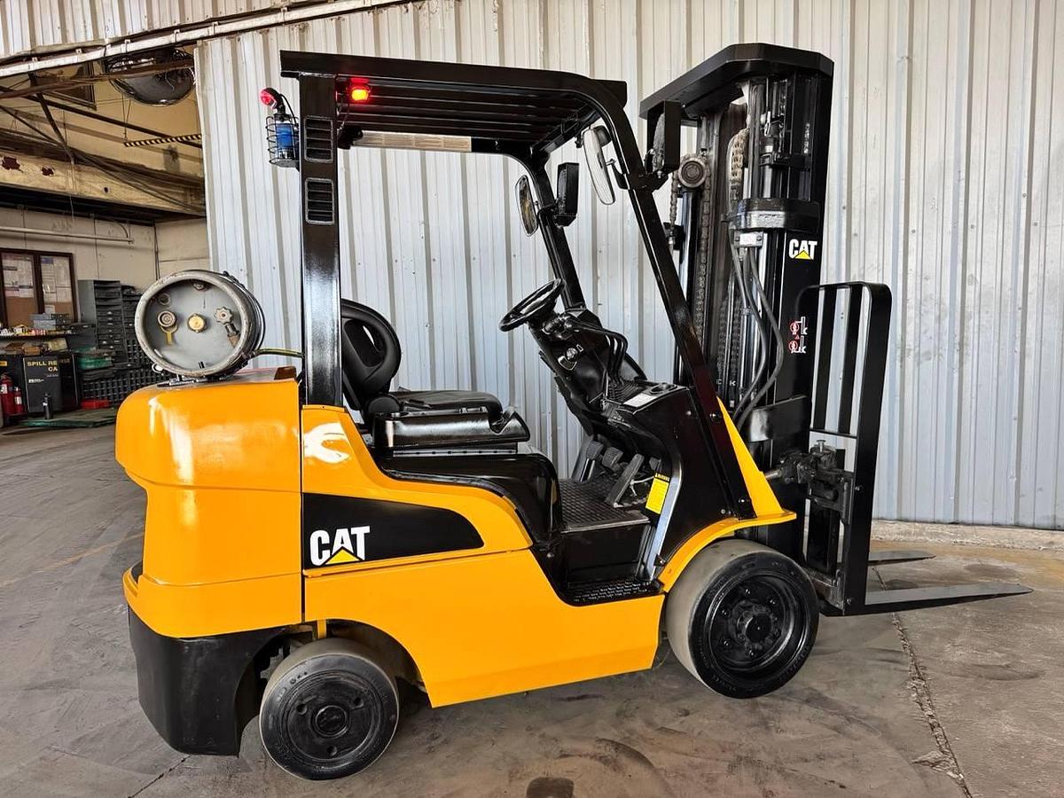 Refurbished 2020 CAT 2C6000