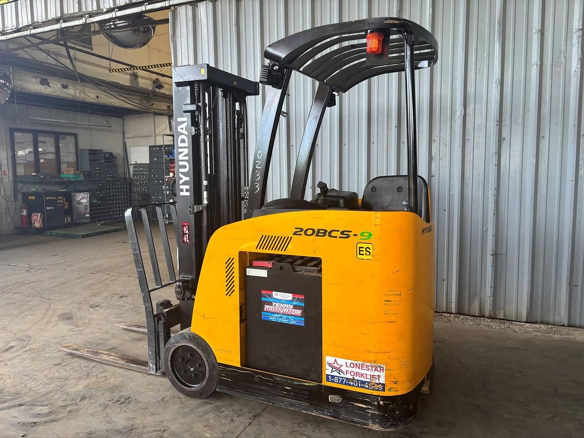 Used 2022 Hyundai 20BCS-9