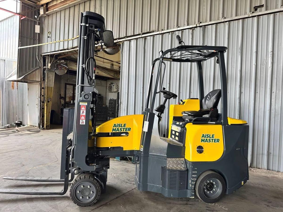 Used 2023 Aisle Master 33NE
