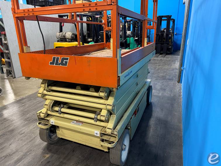 2002 JLG 2646ES