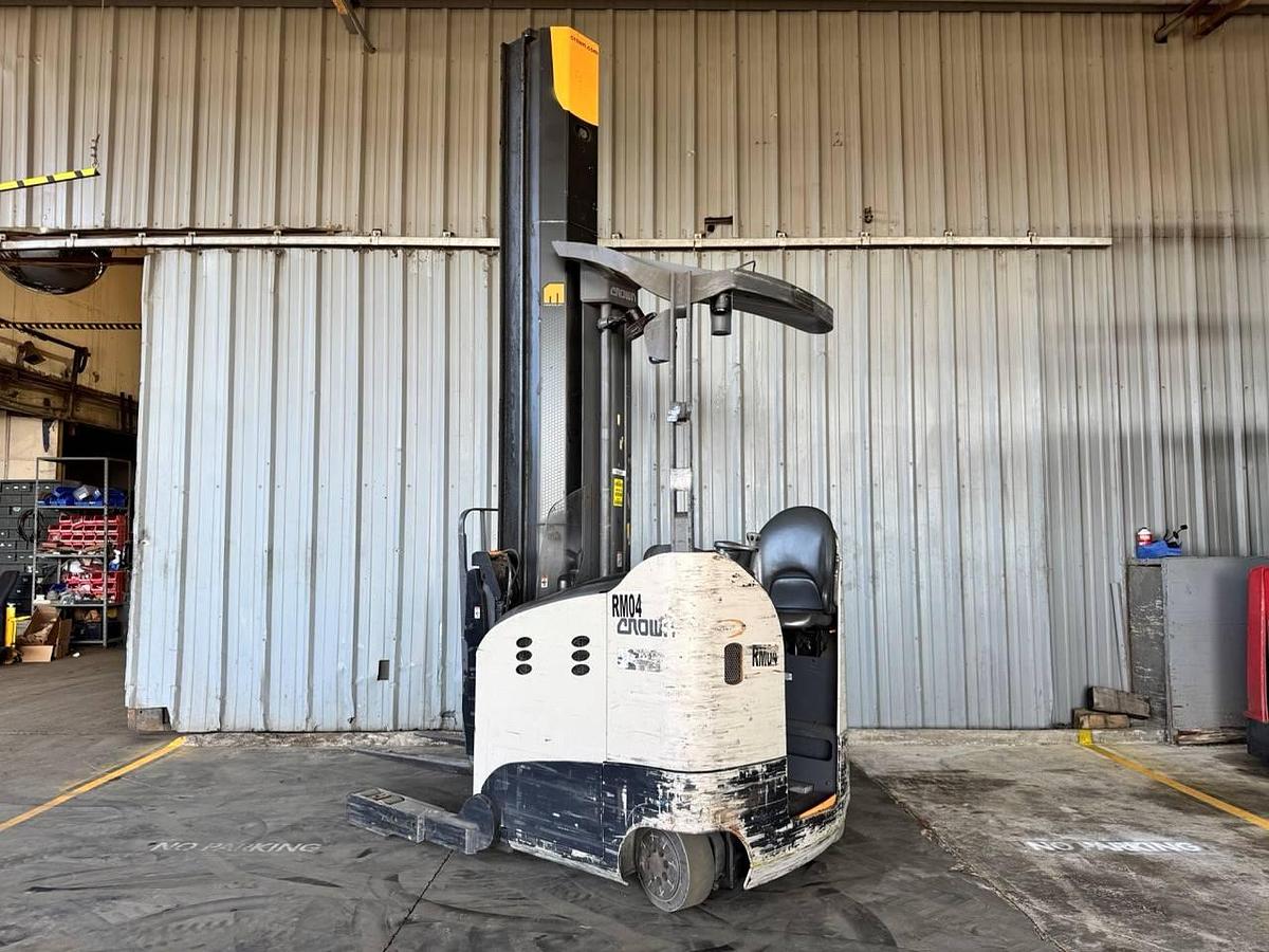 Used 2017 Crown RM6095S-45