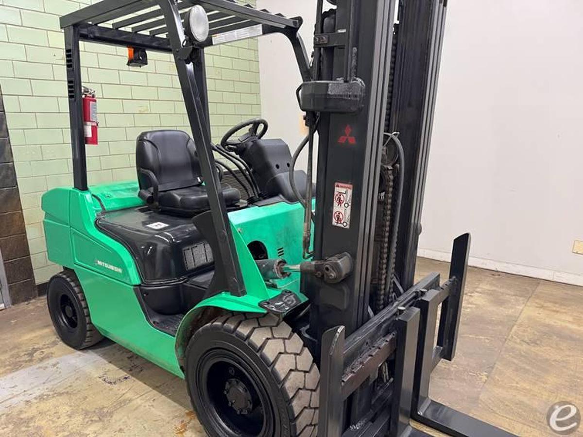 Refurbished 2004 Mitsubishi FG30N