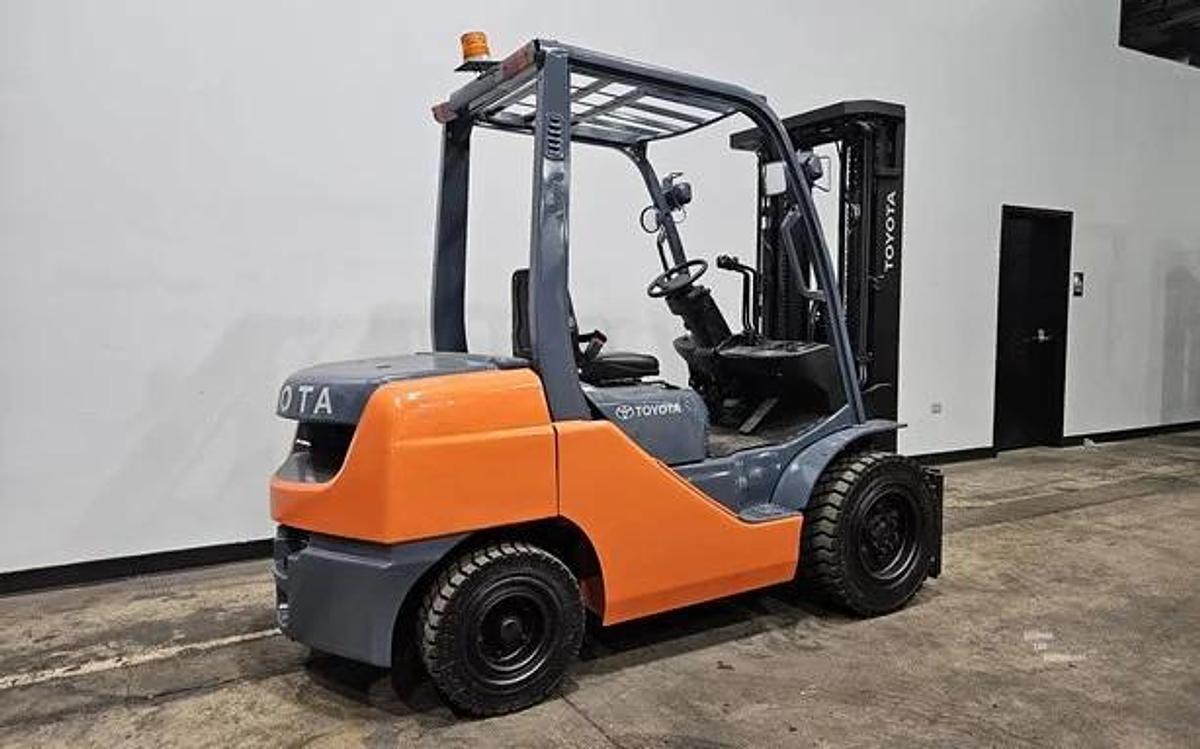 Used 2017 Toyota 8FDU30