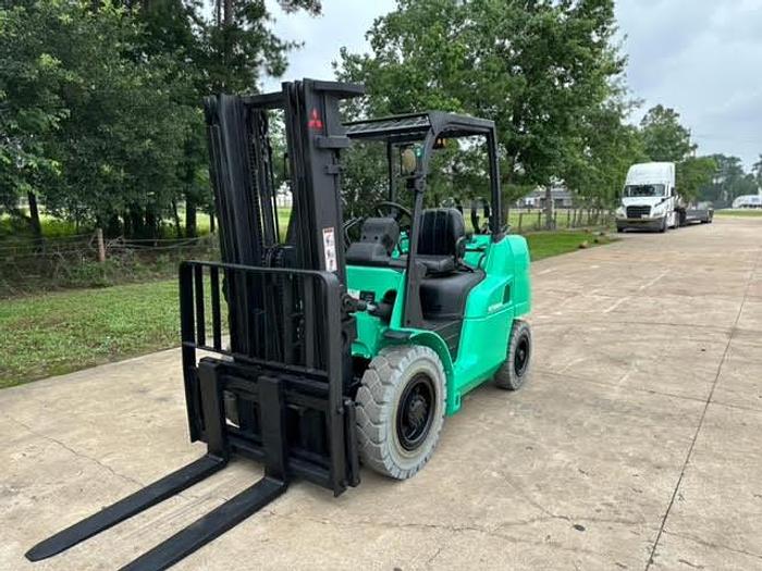 Used 2014 Mitsubishi FG40N1