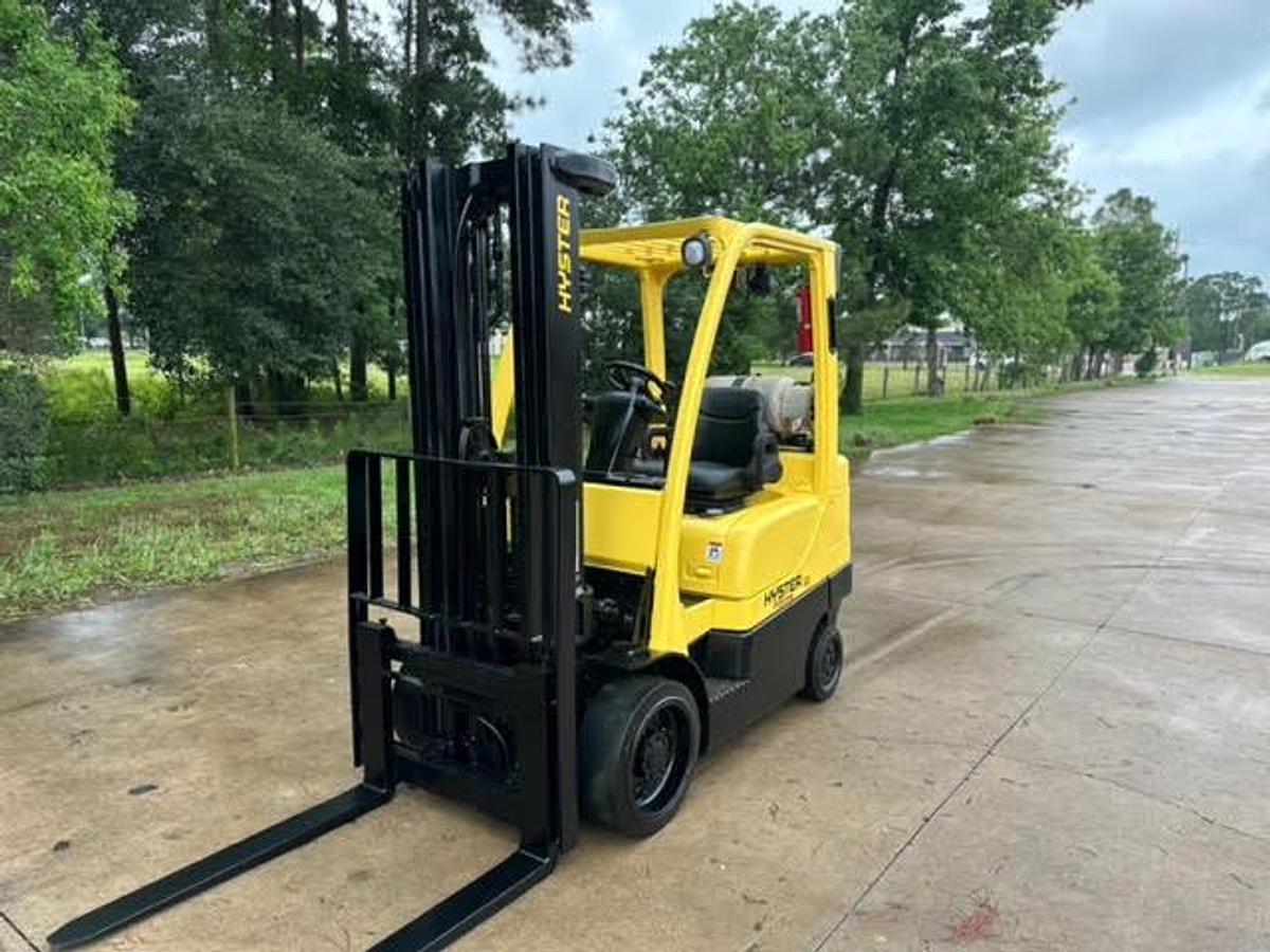 Refurbished Now Available! 2007 Hyster S60FT: Call Now!