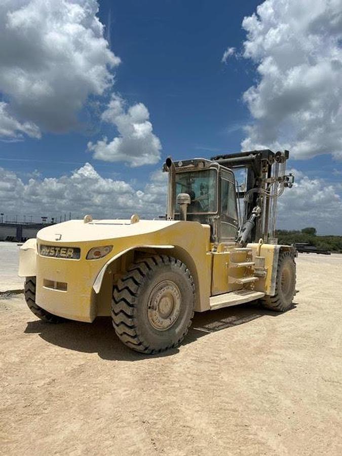 Used AVAILBE NOW: 2015 Hyster H620HD (62,000# capacity at 48” load center)