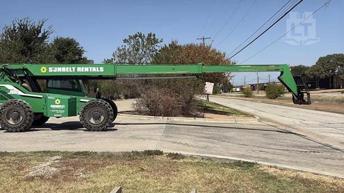 Used 2015 JLG 6042