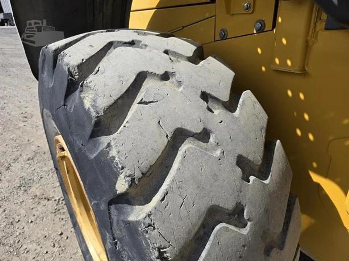 Used 2007 DEERE 644J