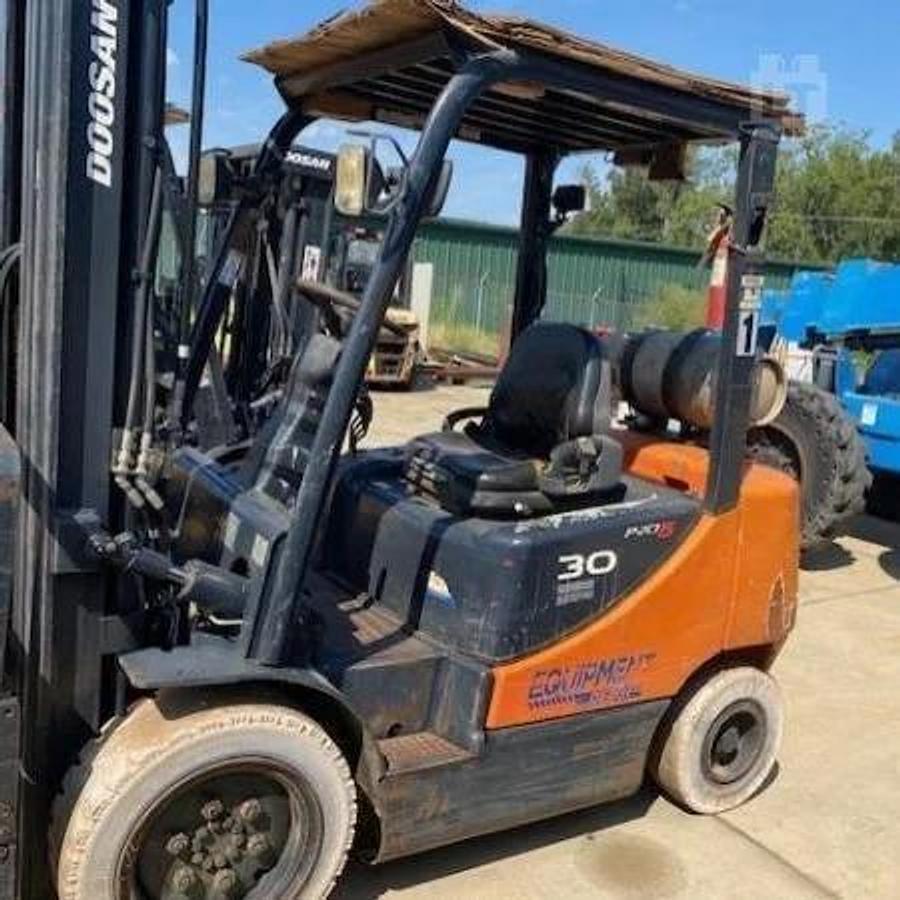 Used 2015 DOOSAN G30E-5