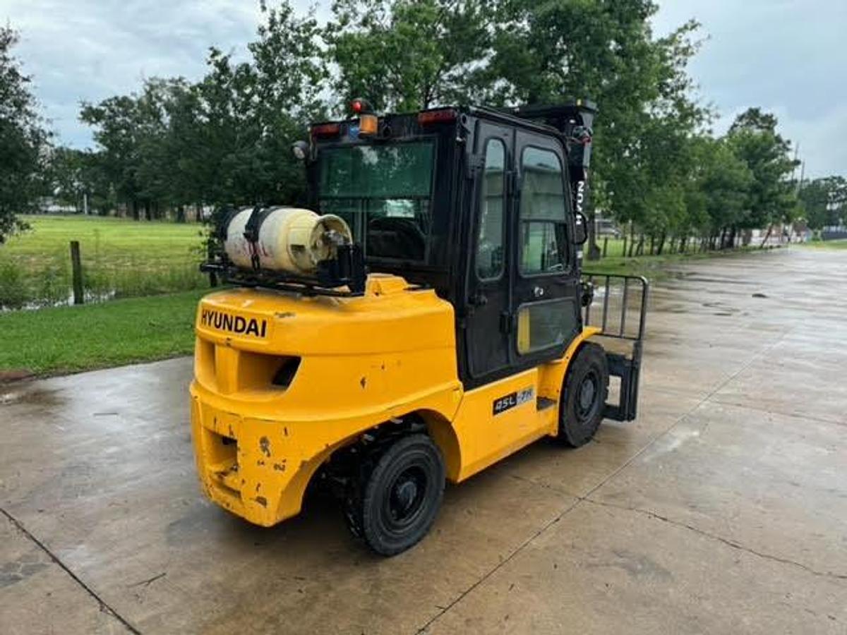 Refurbished 2020 Hyundai 45L-7A