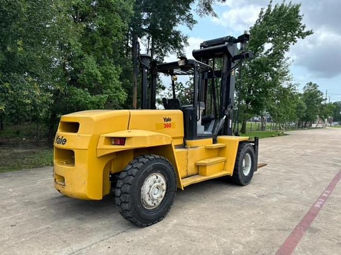 Used 2002 YALE GDP360