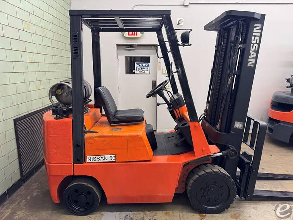 Used 2003 NISSAN C5000