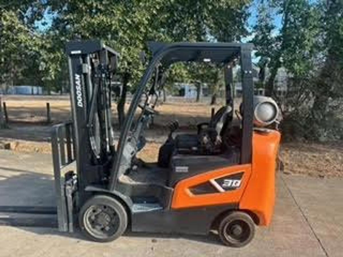 Used 2023 Doosan GC30S