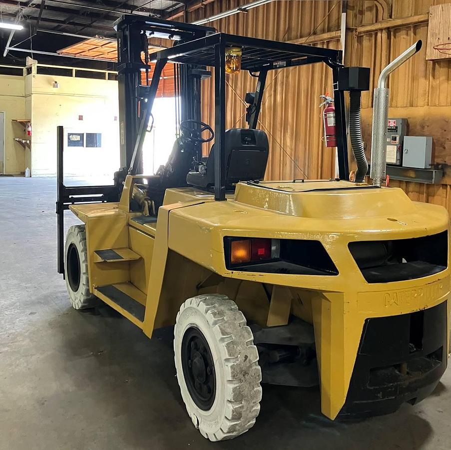 Used SO NICE!!! 2003 CAT DP70 = 15,500 Lbs. Capacity
