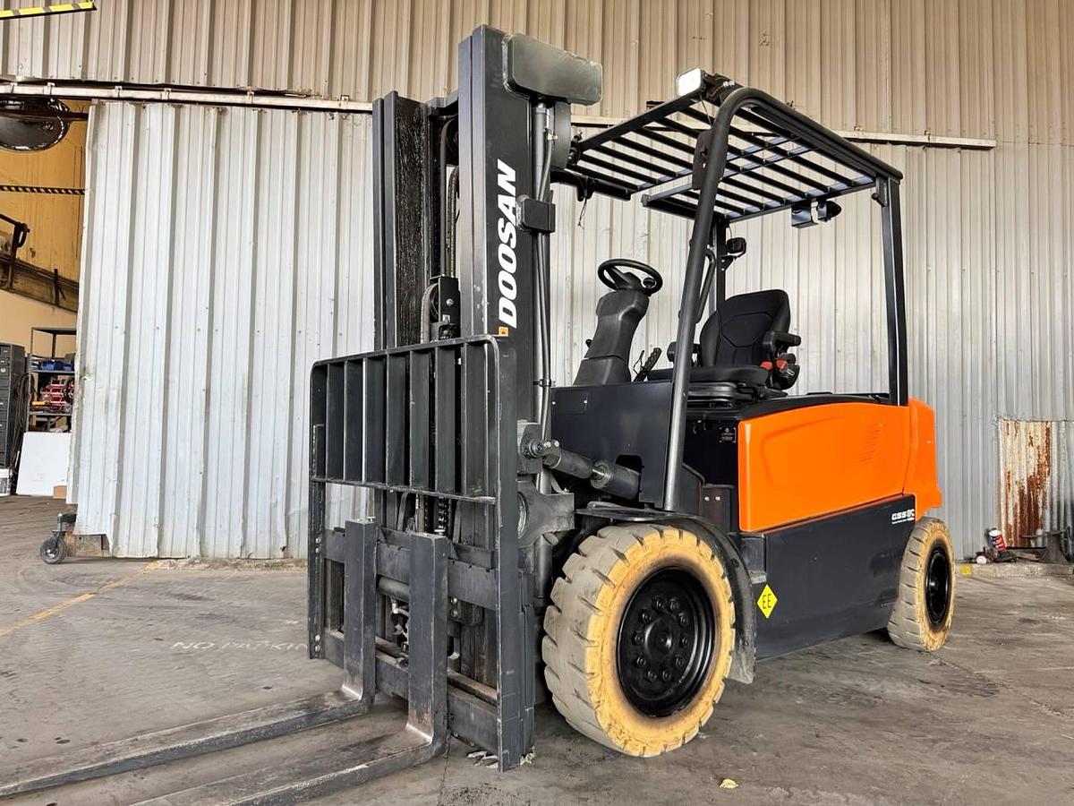 Used 2023 DOOSAN B40X-7