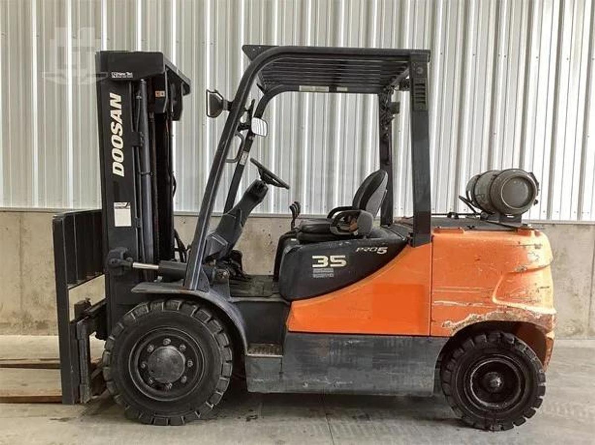 Refurbished 2014 DOOSAN G35S-5