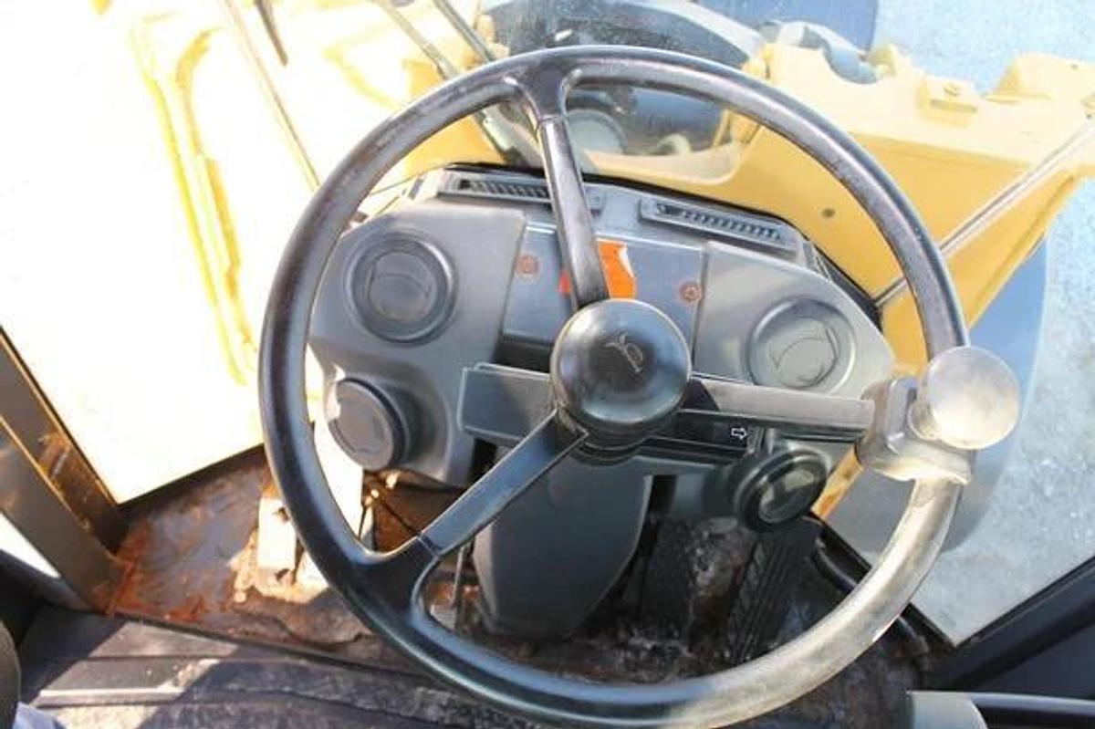 Used 2012 DEERE 544K