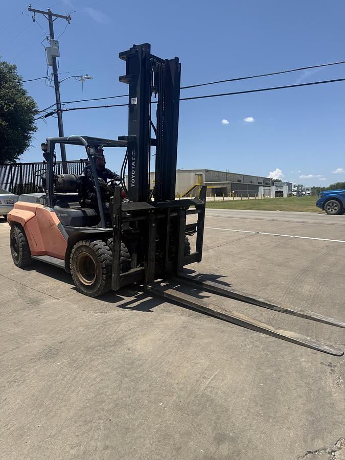 Refurbished 2015 Toyota 8FG70U - 15,500 LBS CAPACITY!