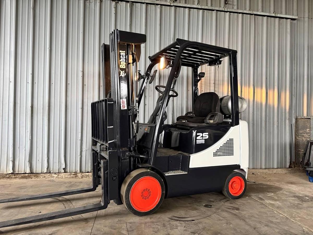 Refurbished 2014 Doosan BobCat GC25P-5