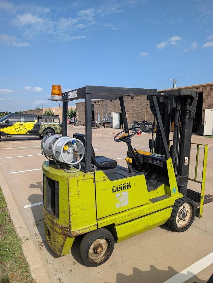Used Clark GCS25MB