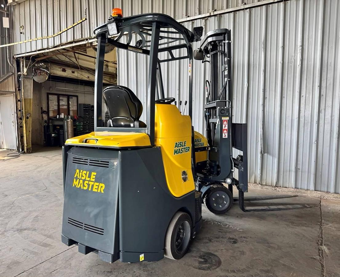 Used 2023 Aisle Master 33NE