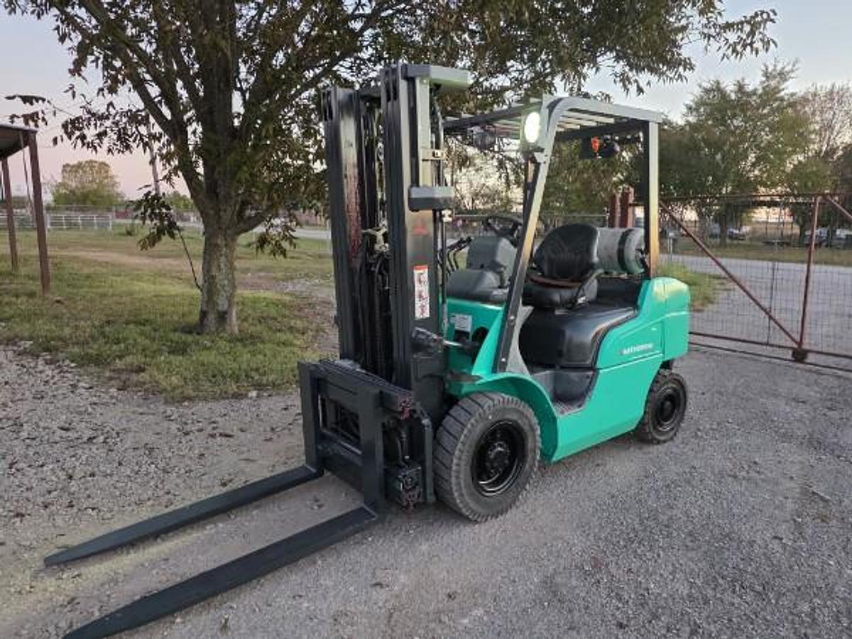 Refurbished 2017 Mitsubishi FG25N