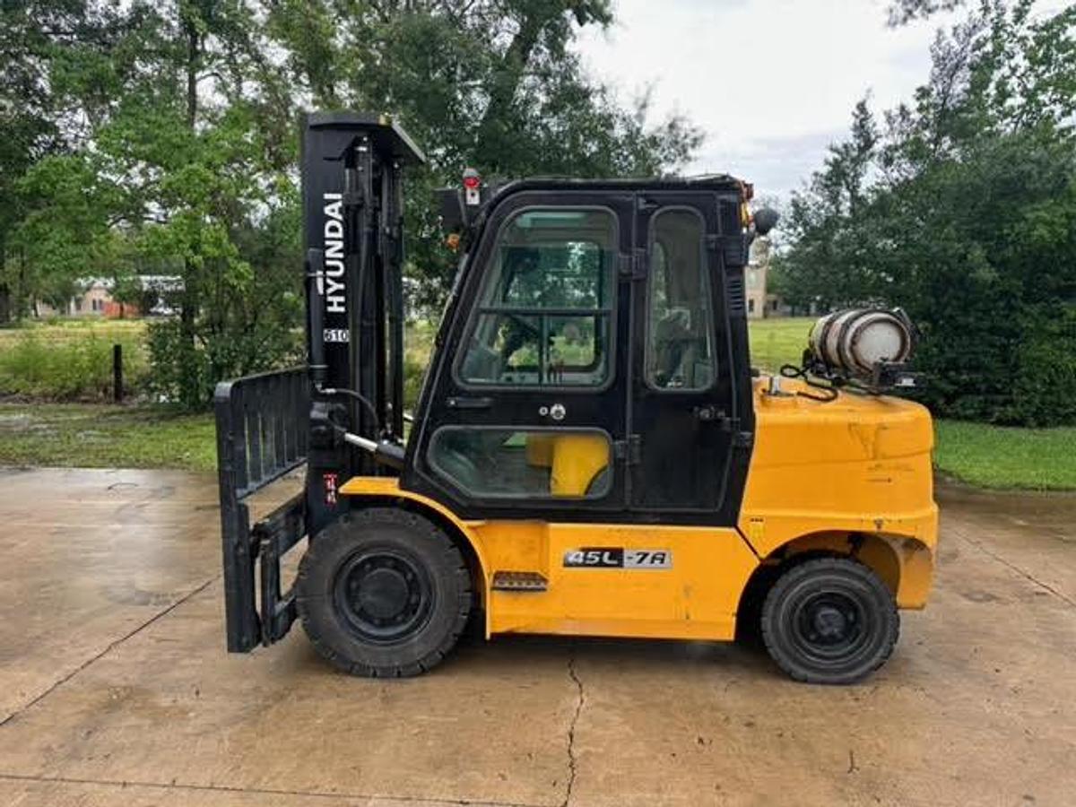 Refurbished 2020 Hyundai 45L-7A