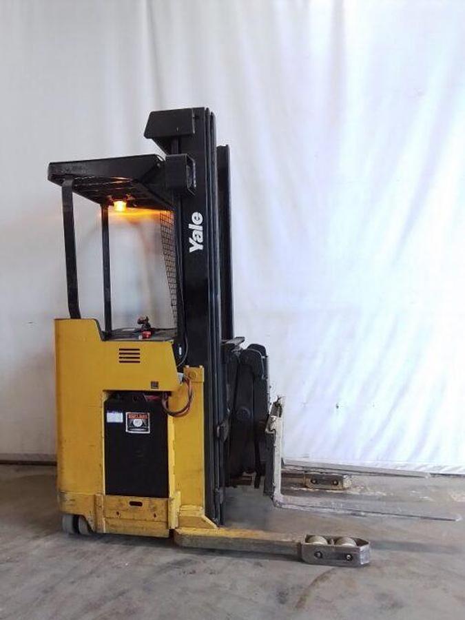 Used 2005 Yale NDR030CBN Reach Truck