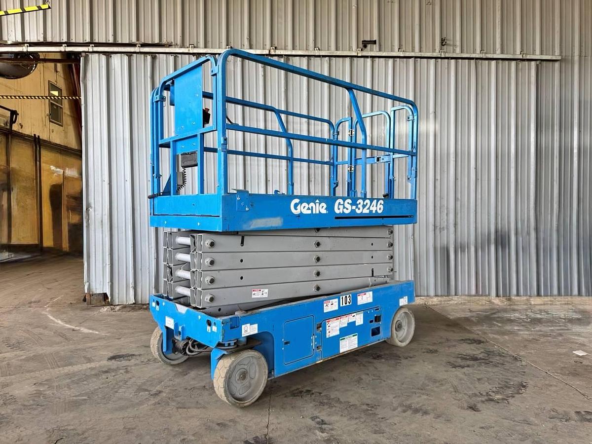 Used 2016 Genie GS-3246