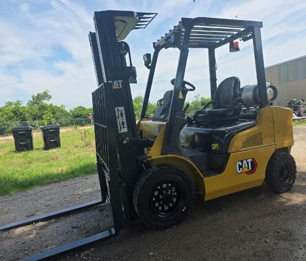 Used 2022 CAT GP25N