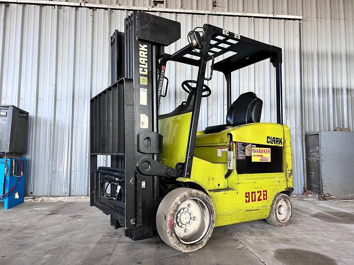 Used 2005 Clark ECG25