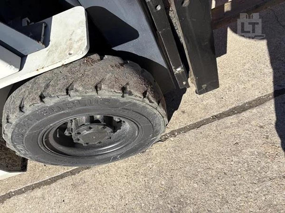 Used 2016 Nissan MU1F2A25LV