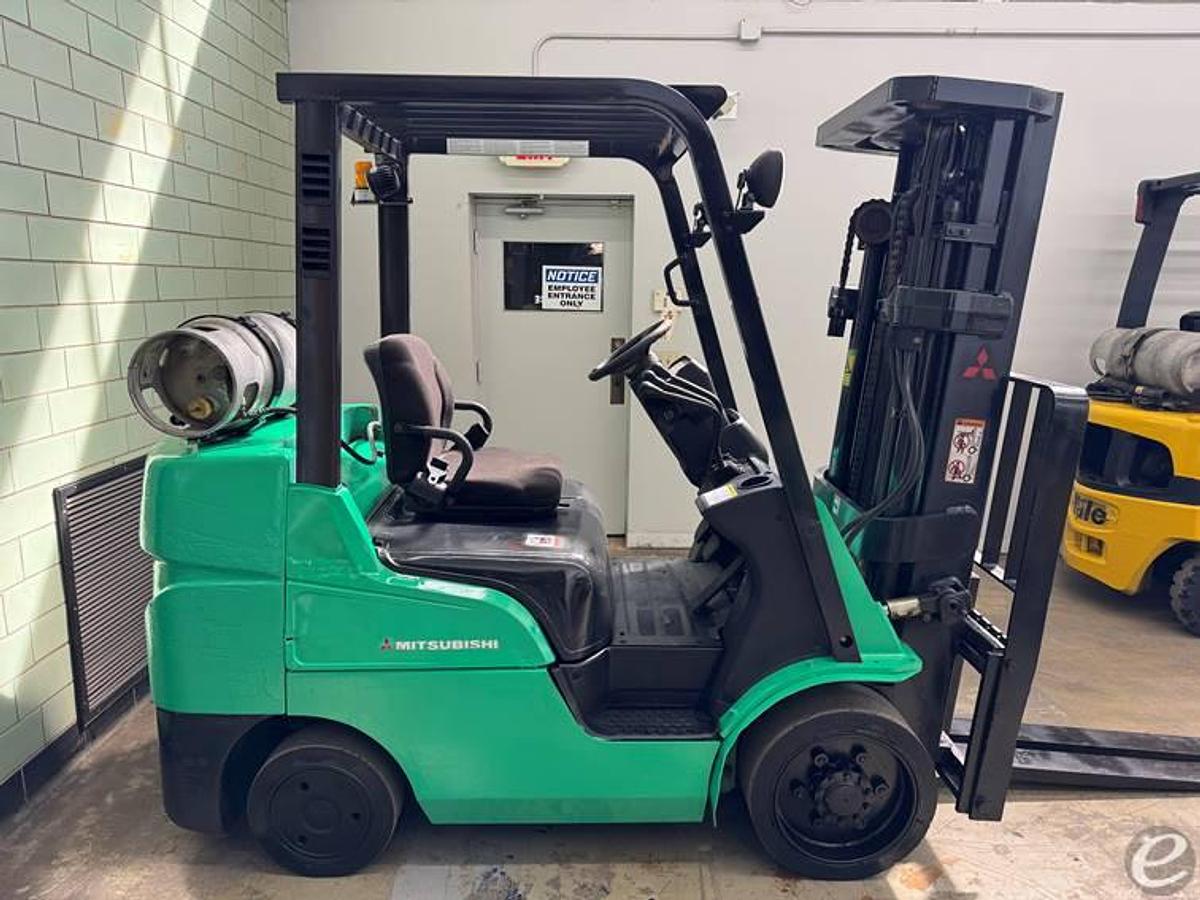 Used 2005 Mitsubishi FGC30N