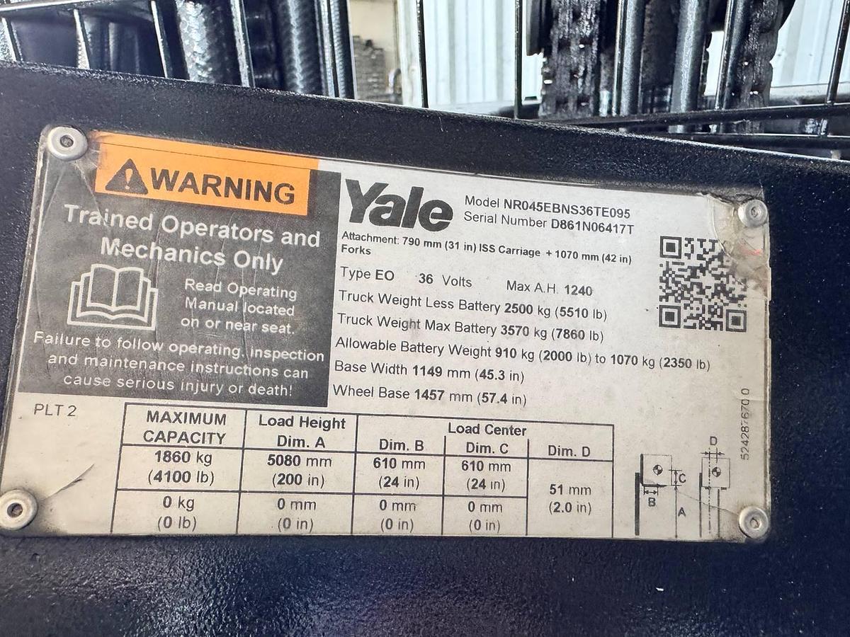 Refurbished Ready to go! 2015 Yale Reach Truck