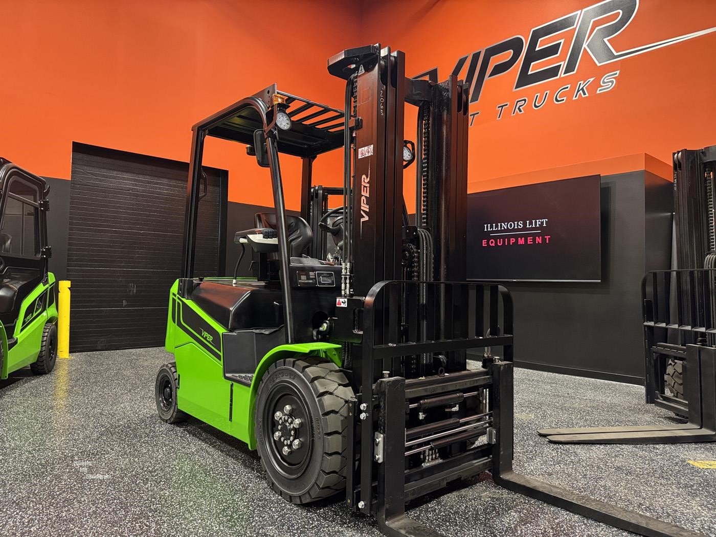 2027 VIPER FB35V