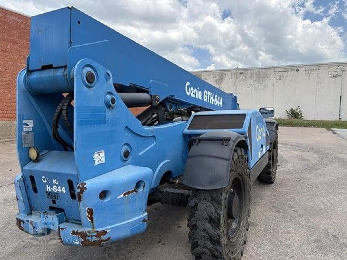 Used 2016 Genie GTH844