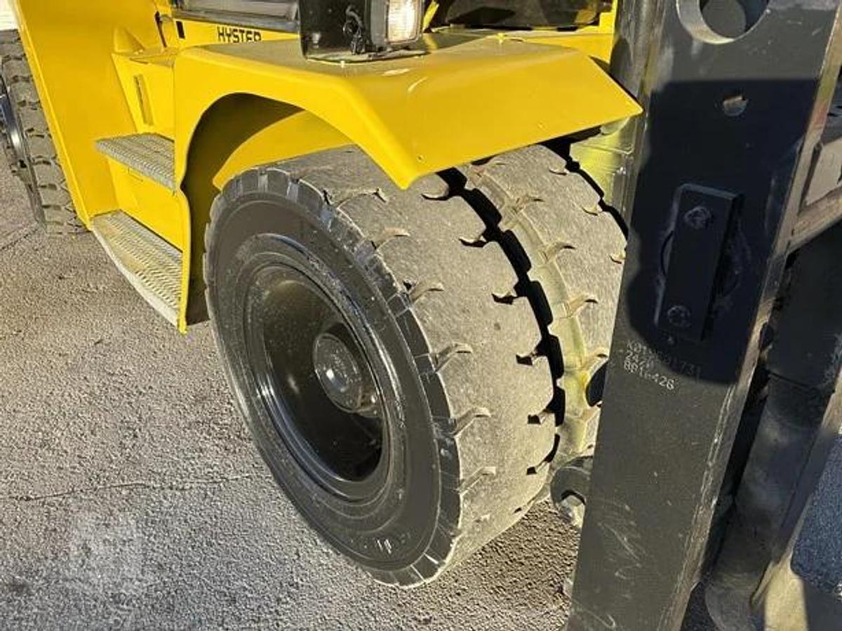 Used RECONDITIONED: 2017 HYSTER H330HD