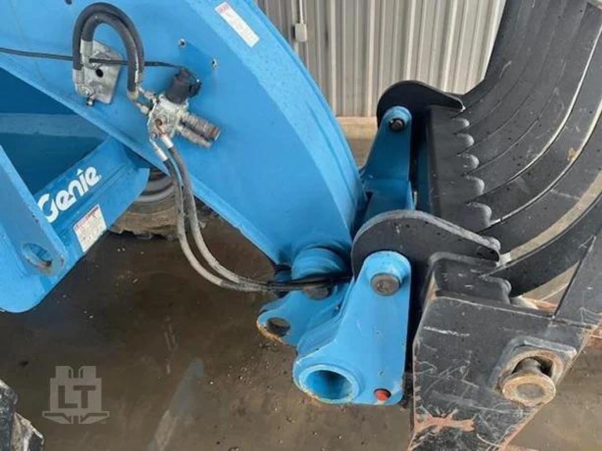 Used 2013 Genie GTH1544