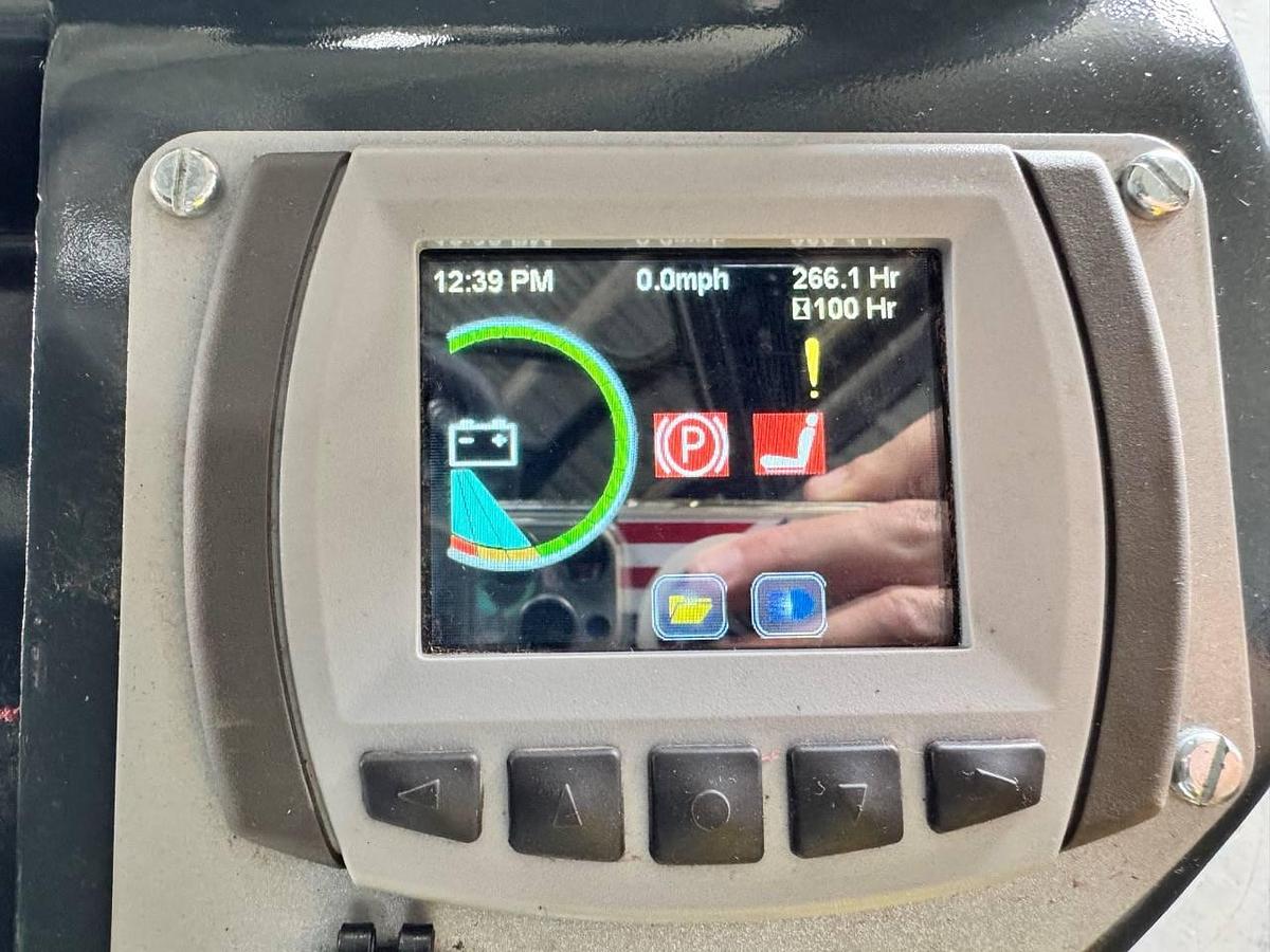 Used 2023 Aisle Master 33NE