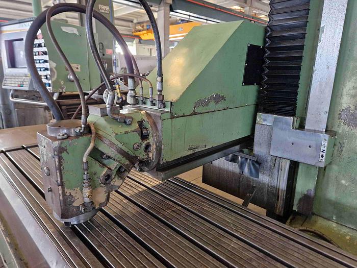 Usato FRESATRICE A BANCO FISSO DEBER DYNAMIC 2 CNC