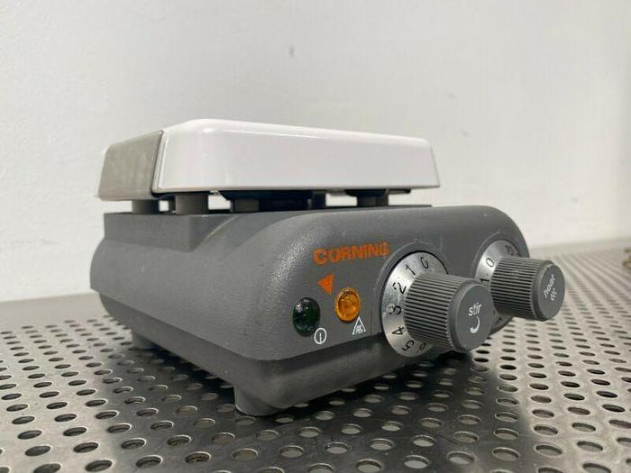 Used Corning PC-220 4" x 5" Top Laboratory Stirrer & Hot Plate 120V