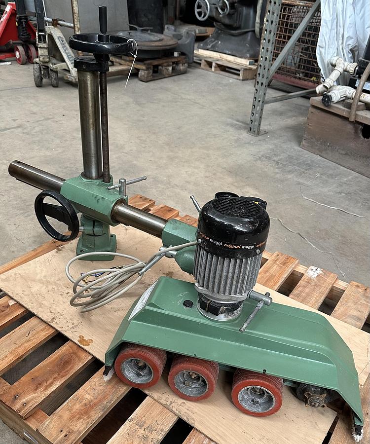 Used Maggi Staff Power Feeder # 2044 ~ 4 speed ~ 230V ~ 3ph