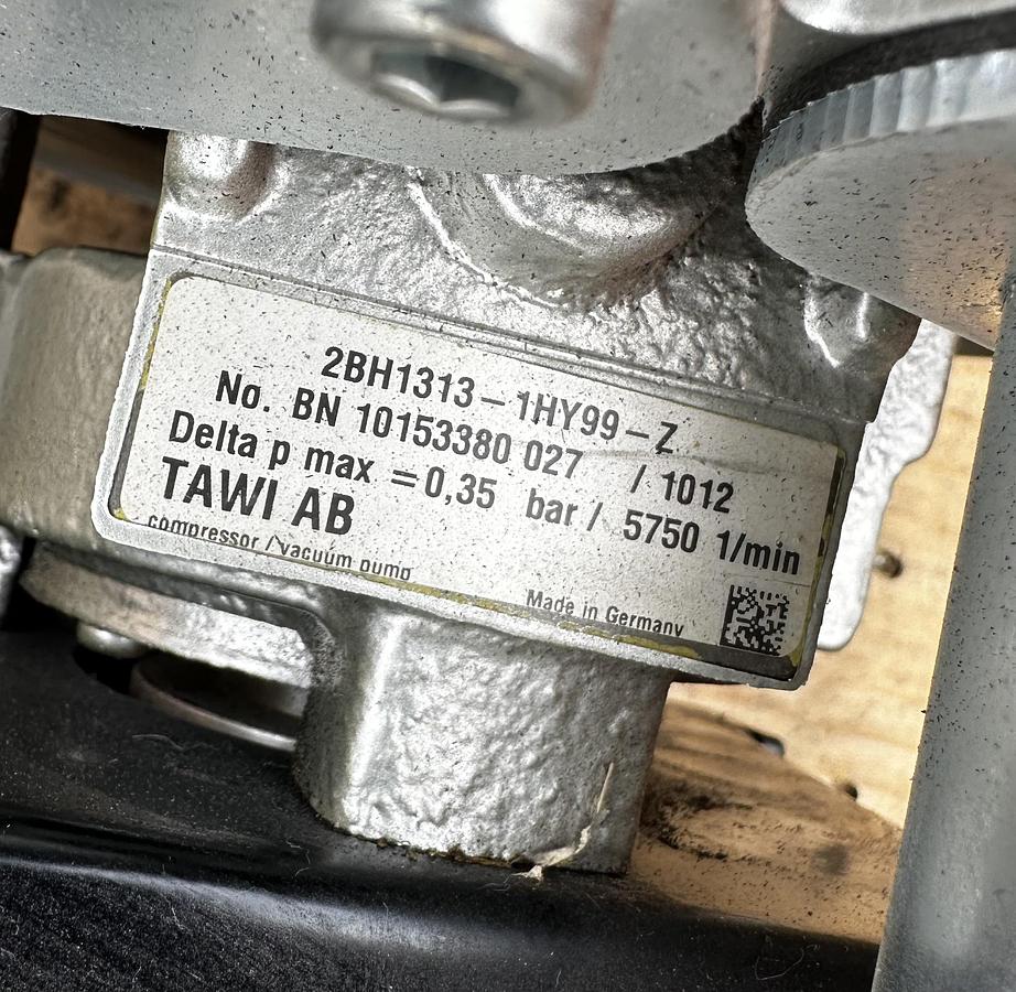 Used Tawi Lyftman Vacuum Lift System Pump SA350/2 ~ Foot VM180~ Filter unit ~ 40' in Rails +