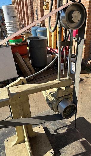 Used Bader Center less Grinding / Dowel Rod Sanding Machine (5834)