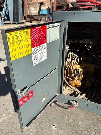 Used Hobart # 540B1-12R Forklift Charger 1ph 24V ~ 208/240/480V (5727)