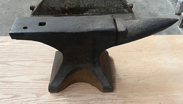 Used Hay Budden Manufacturing Co. Anvil 121lbs (6098)