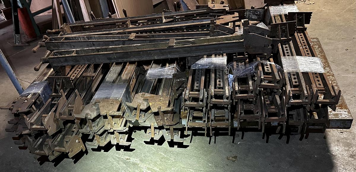 Used Lot of 32 JTL Taylor Glue Rack Clamp Carrier Replacement Clamps