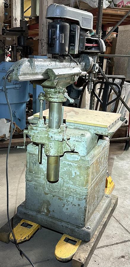 Used Walker Turner radial drill press 3/4hp, 115/30V 1ph