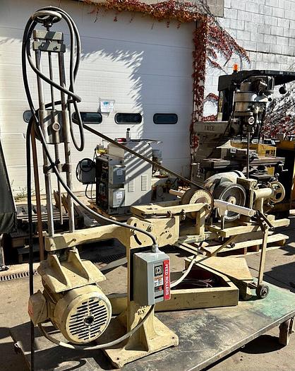 Used Bader Center less Grinding / Dowel Rod Sanding Machine (5834)