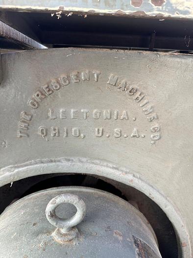 Used Crescent 32" Direct Drive Band Saw ~ 220V ~ 3hp ~ 3ph (6215)